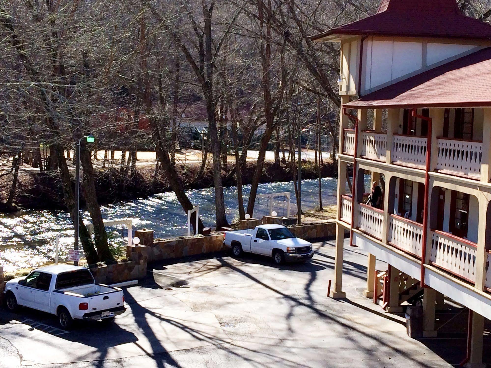 Riverbend Motel & Cabins Helen Dış mekan fotoğraf
